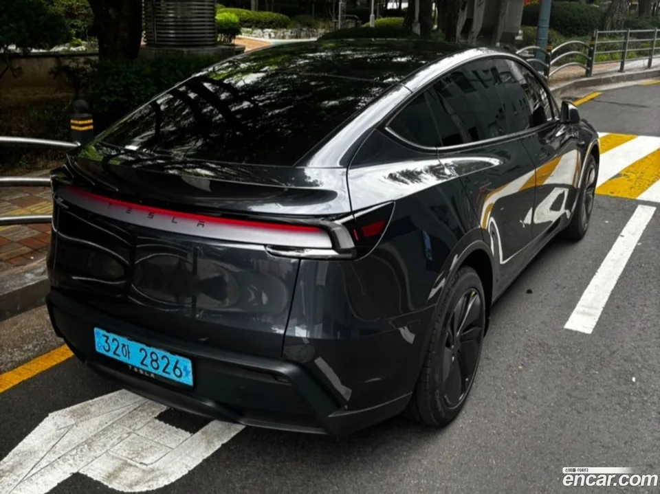 Tesla Model Y RWD 2025 — миниатюра 5