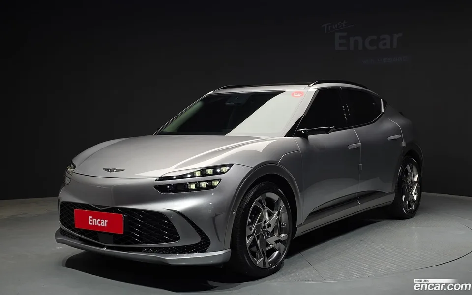 Genesis GV60 AWD 2023 — фото 1, купить с доставкой в Москву