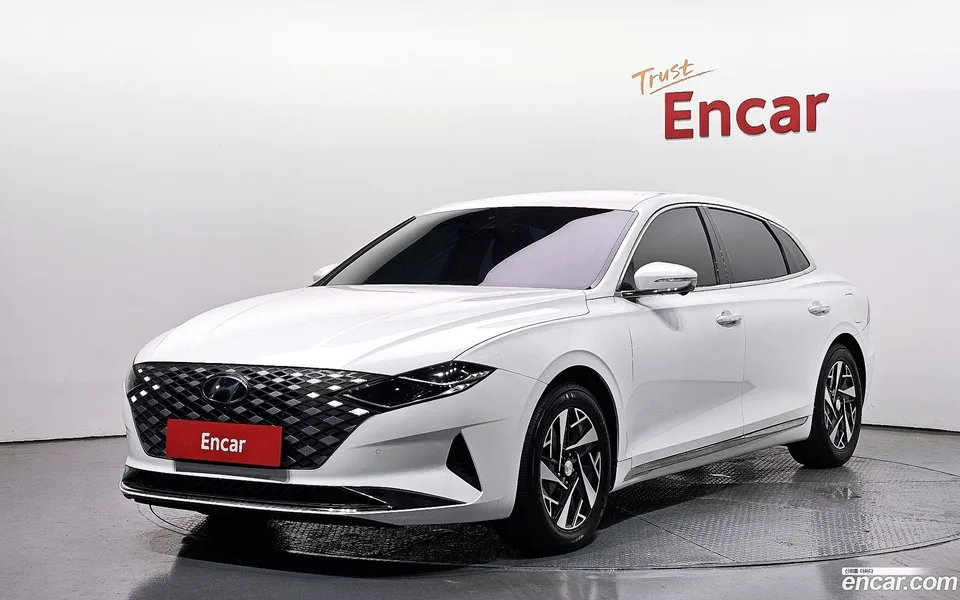Hyundai Grandeur IG Hybrid 2022 — фото 1, купить с доставкой в Москву