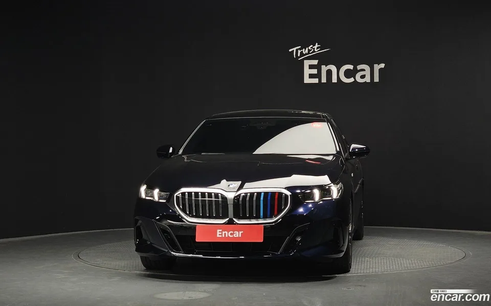 BMW 5 Series 520i M 2024 — миниатюра 3