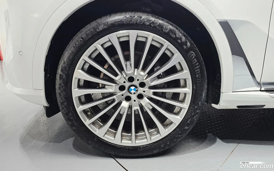 BMW X7 xDrive 40i 6 2025 — миниатюра 2
