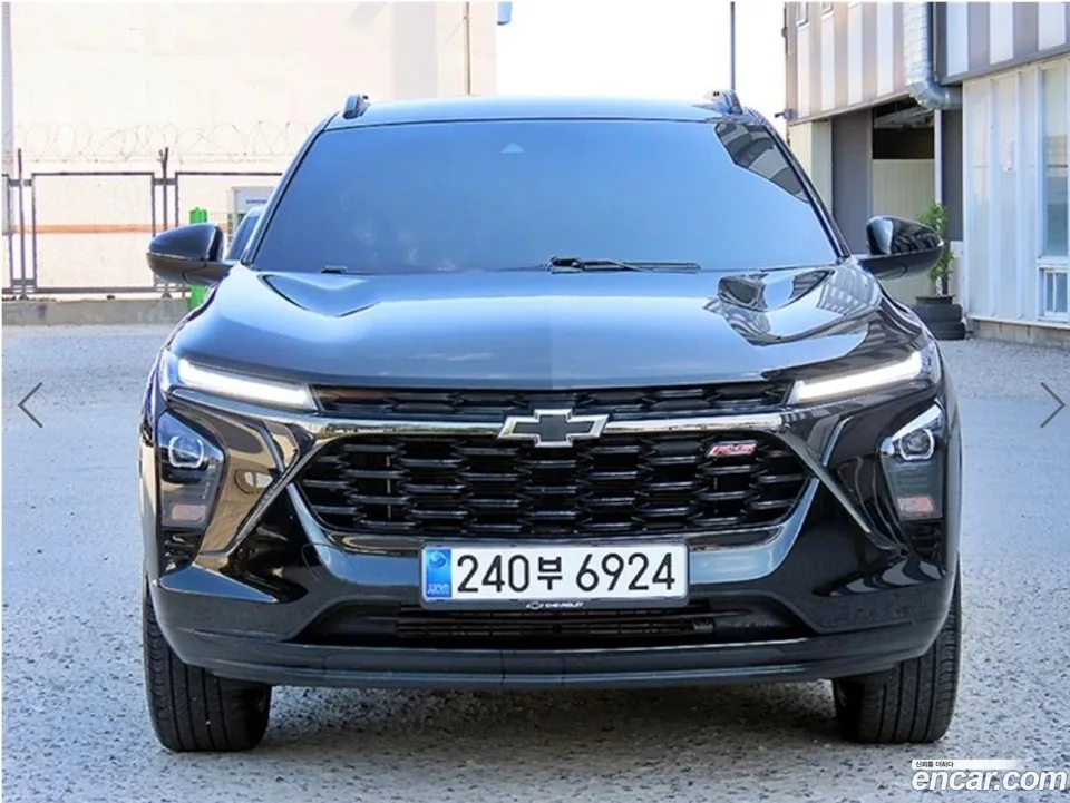 Chevrolet Trax Crossover 1.2 RS 2023 — фото 1, купить с доставкой в Москву