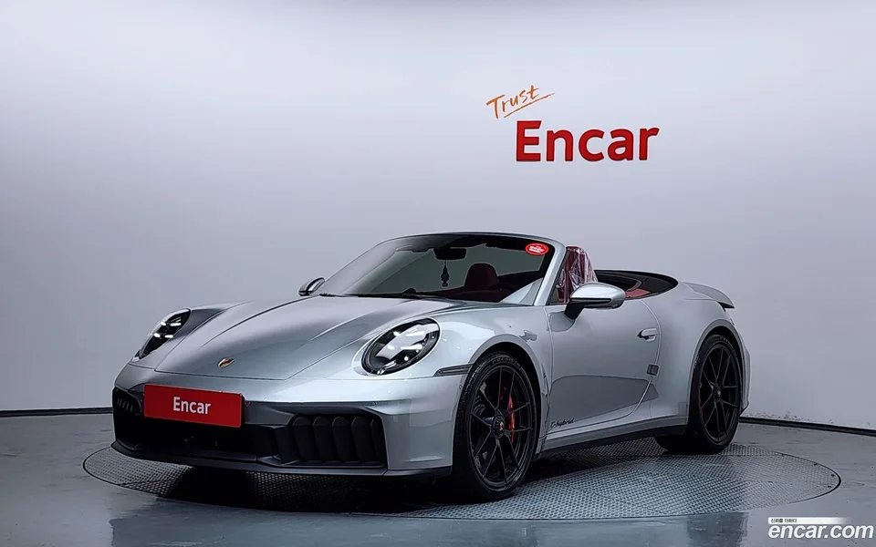 Porsche 911 (992) 2025