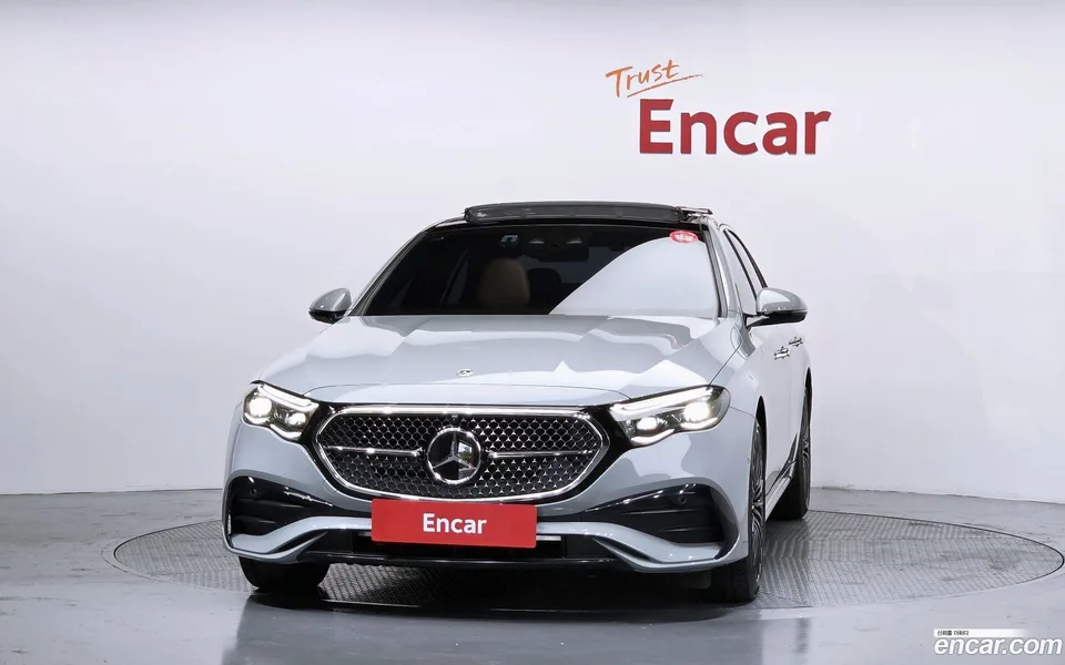 Mercedes-Benz E-Class E300 4MATIC AMG Line 2024 — миниатюра 3