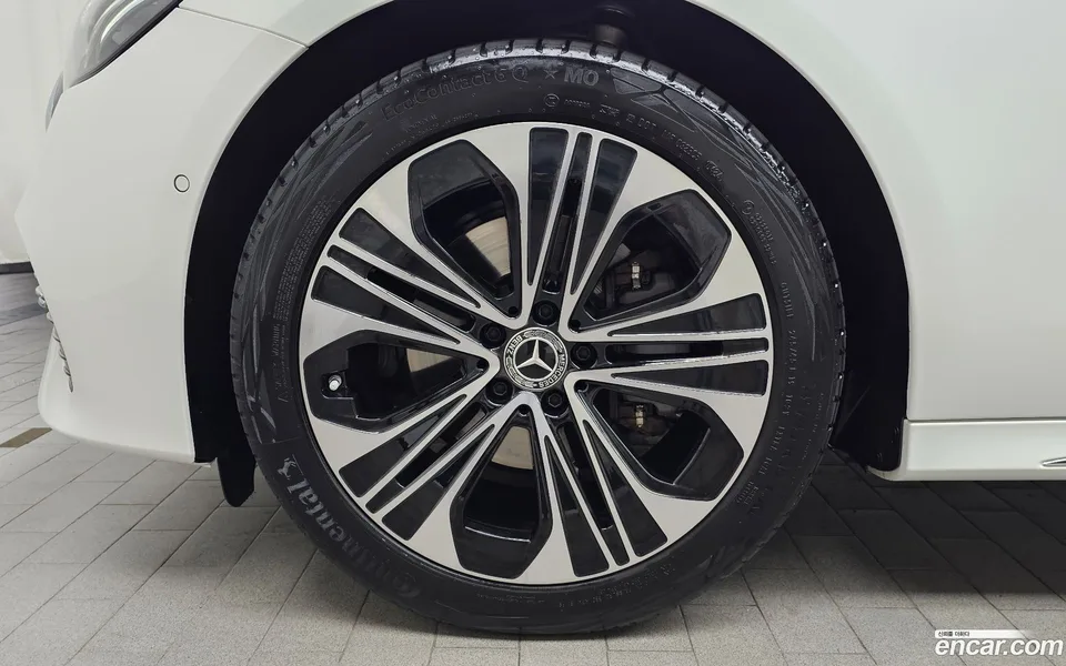 Mercedes-Benz E-Class E220d 4MATIC 2024 — миниатюра 2