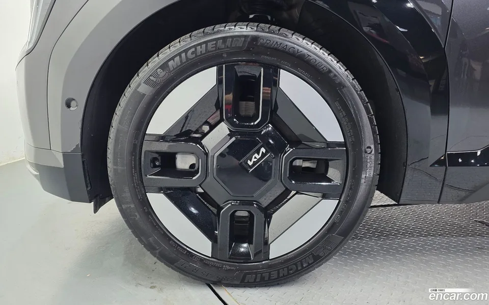 Kia EV9 4WD 2023 — миниатюра 2