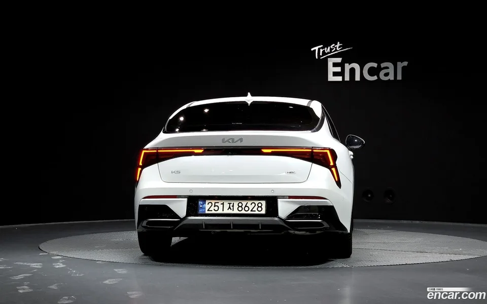 Kia K5 Hybrid 2023 — миниатюра 4
