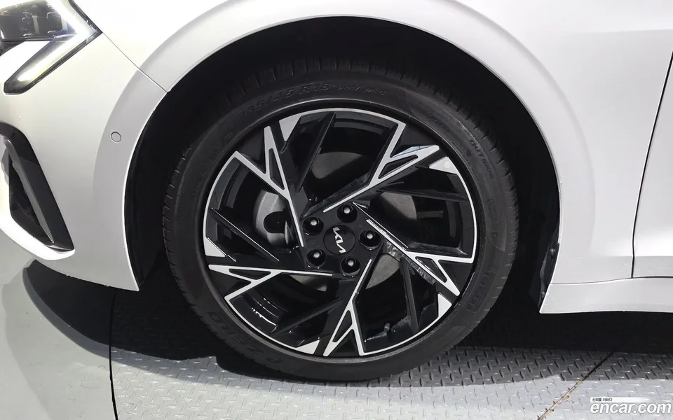 Kia K5 Hybrid 2023 — миниатюра 5