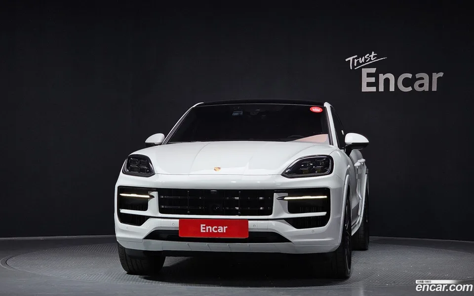 Porsche Cayenne 4.0 GTS 2024 — миниатюра 3