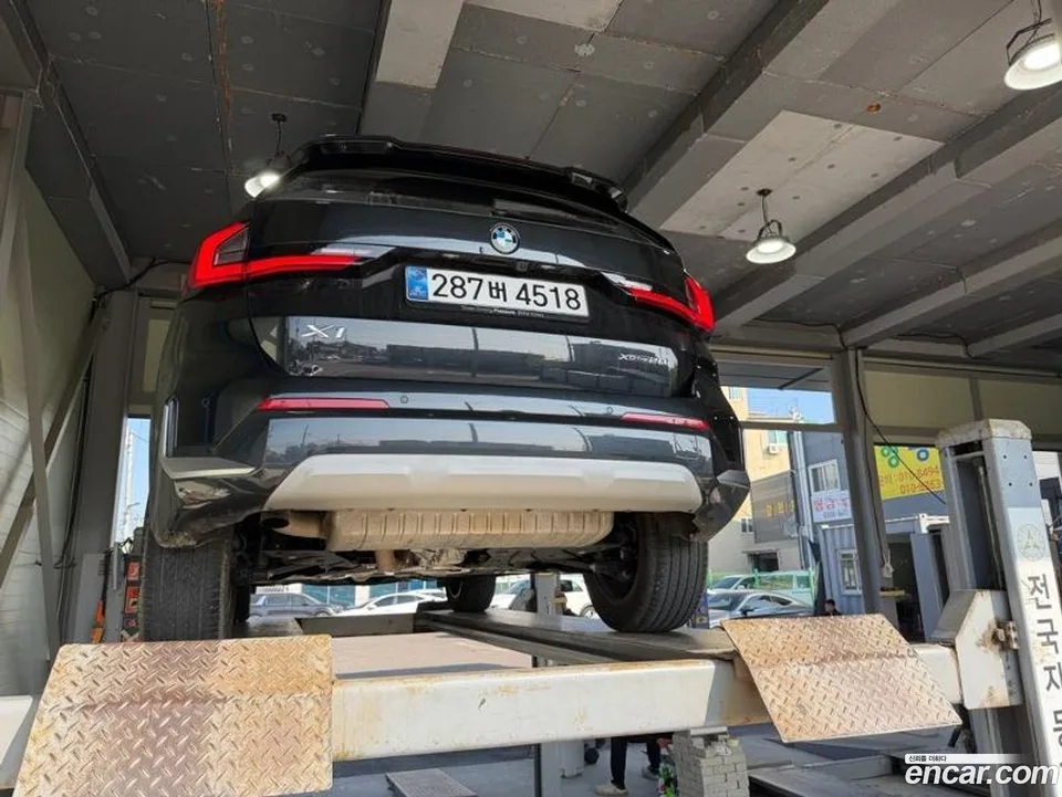 BMW X1 xDrive 20i M 2025 — миниатюра 2