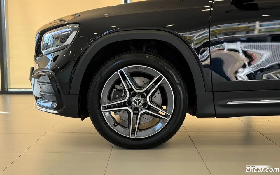Mercedes-Benz GLB-Class GLB250 4MATIC 2025 — миниатюра 2