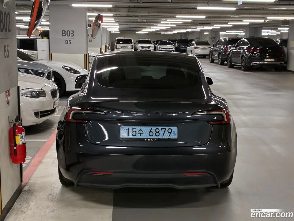 Tesla Model 3 RWD 2025 — миниатюра 4
