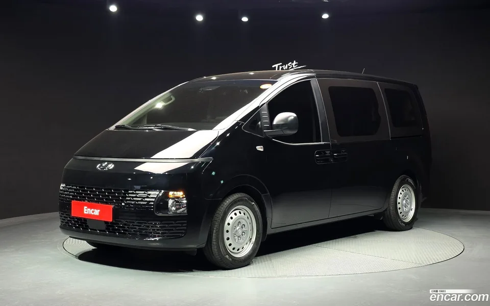 Hyundai Staria 11 2024 — фото 1, купить с доставкой в Москву