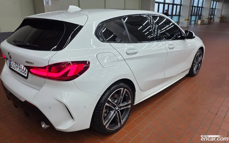 BMW 1 Series 120i M 2024 — миниатюра 4