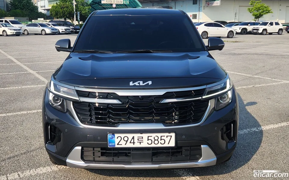 Kia Seltos 1.6 2WD 2024 — фото 1, купить с доставкой в Москву