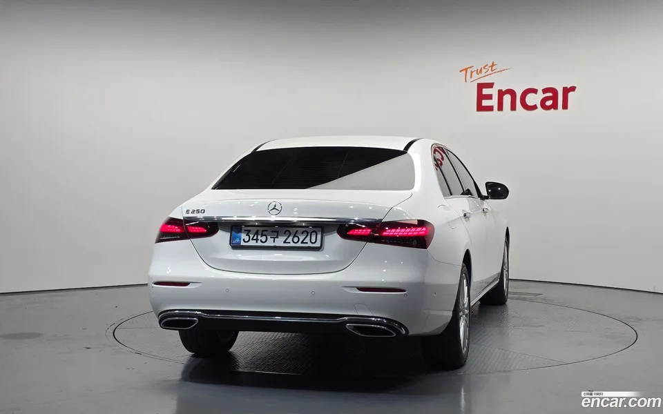 Mercedes-Benz E-Class E250 2023 — миниатюра 4
