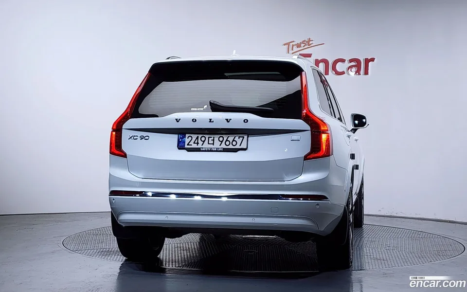 Volvo XC90 T8 2024 — миниатюра 4