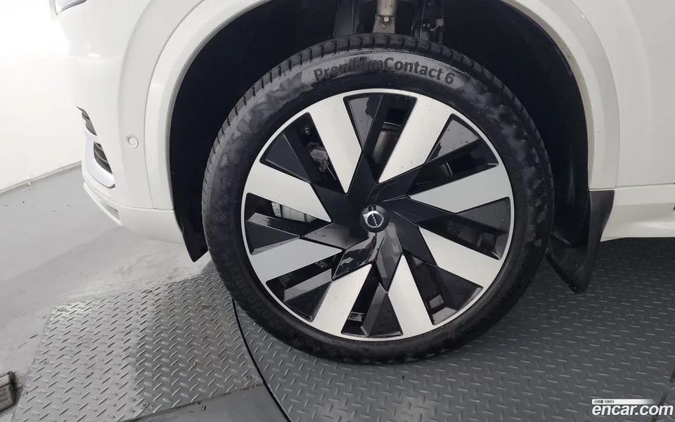 Volvo XC90 T8 2024 — миниатюра 5