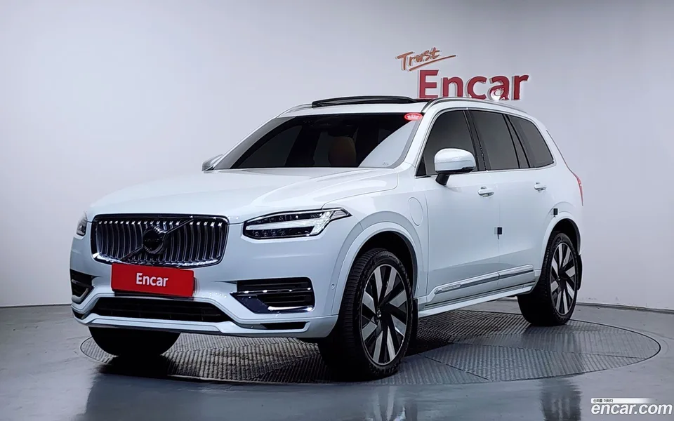 Volvo XC90 T8 2024 — фото 1, купить с доставкой в Москву