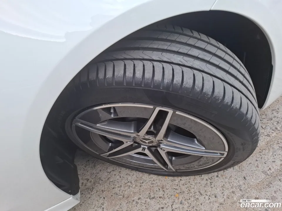 Mercedes-Benz C-Class C200 AMG Line 2025 — миниатюра 2