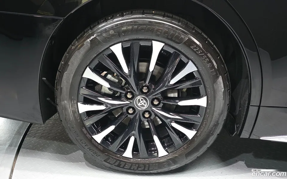 Toyota Alphard 2.5 HEV AWD 2025 — миниатюра 2