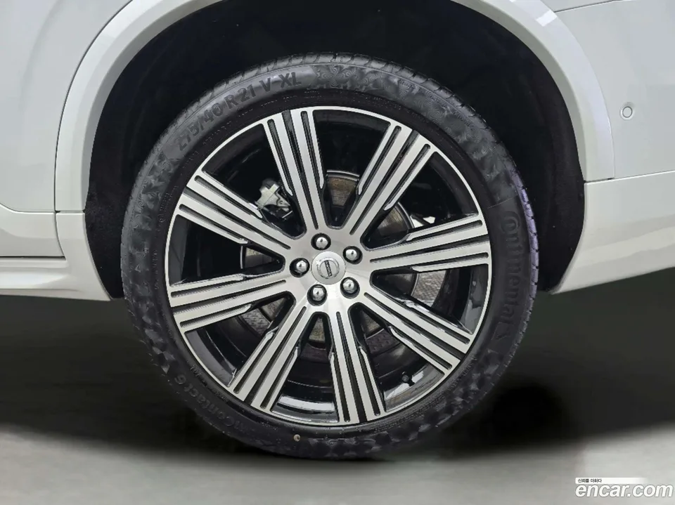 Volvo XC90 B6 2025 — миниатюра 2