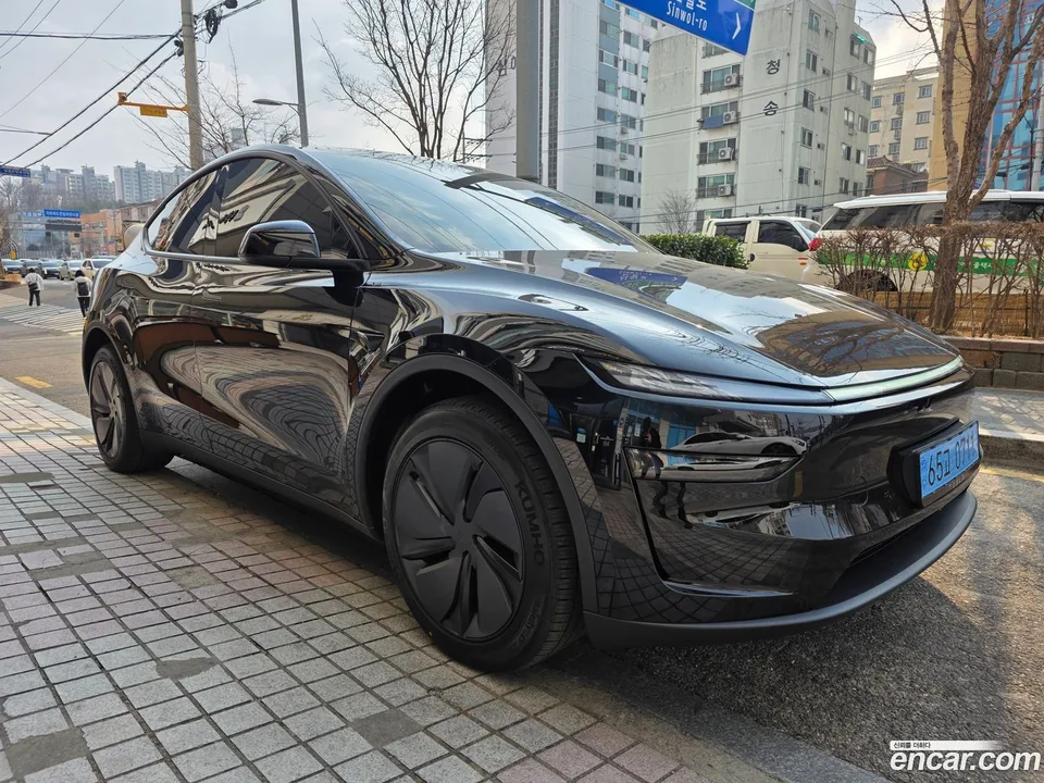 Tesla Model Y RWD 2026 — миниатюра 3