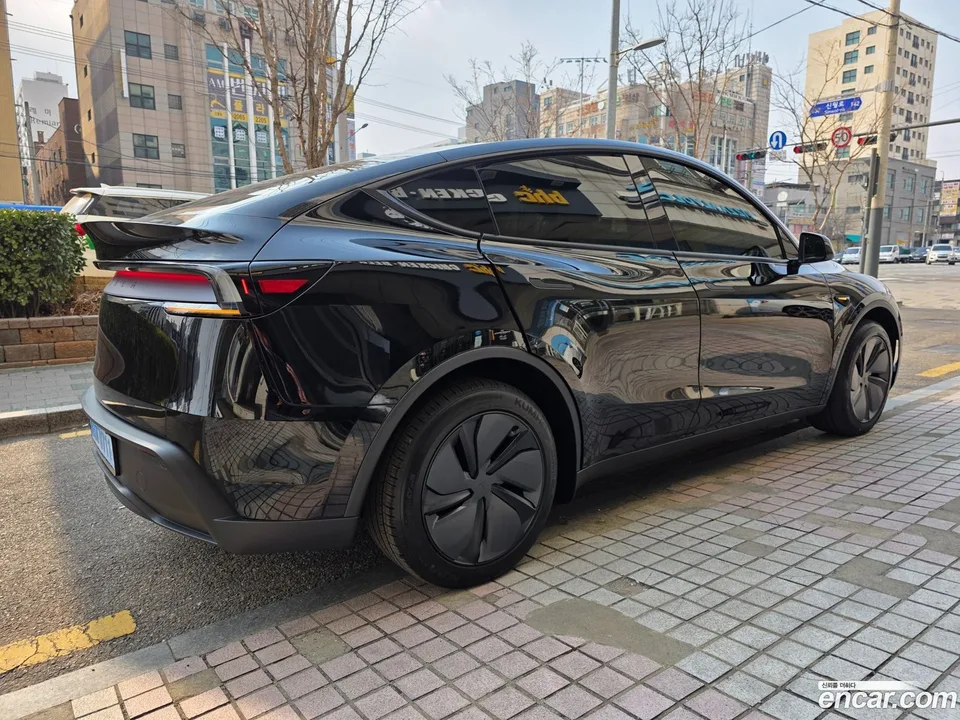 Tesla Model Y RWD 2026 — миниатюра 4