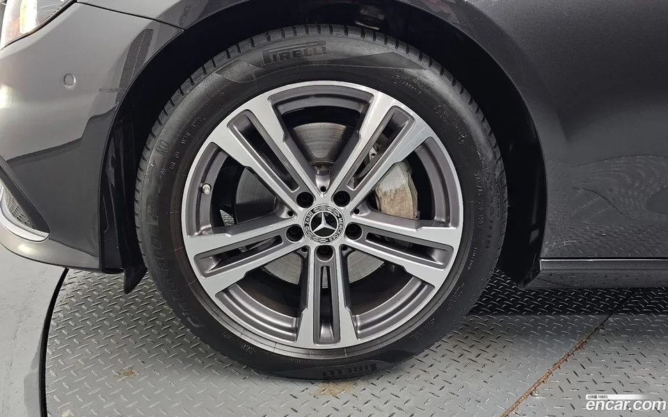 Mercedes-Benz E-Class E350 4MATIC 2022 — миниатюра 2