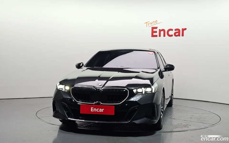 BMW 5 Series 520i M 2025 — миниатюра 3