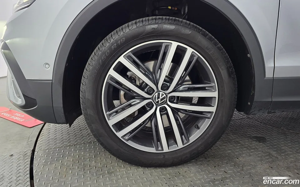 Volkswagen Tiguan Allspace 2.0 TSI 2022 — миниатюра 5