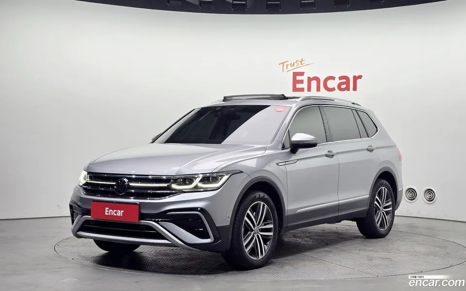 Volkswagen Tiguan Allspace 2.0 TSI 2022 — фото 1, купить с доставкой в Москву