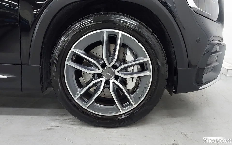 Mercedes-Benz GLB-Class AMG GLB35 4MATIC 2025 — миниатюра 5