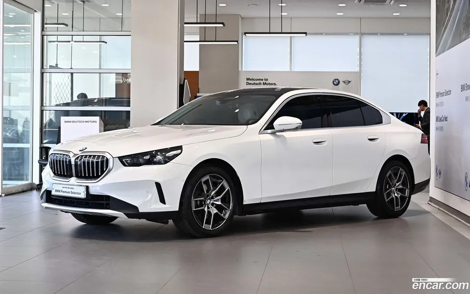 BMW 5 Series 2025