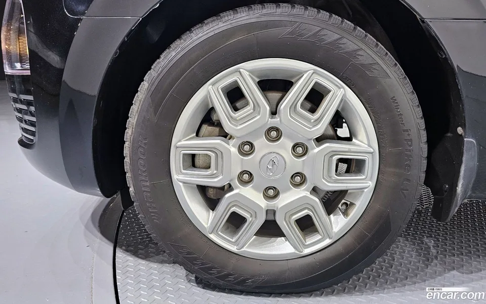 Hyundai Staria 4WD 11 2023 — миниатюра 2