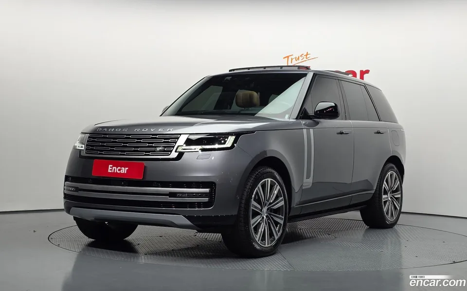 Land Rover Range Rover P550E AB 2025 — фото 1, купить с доставкой в Москву