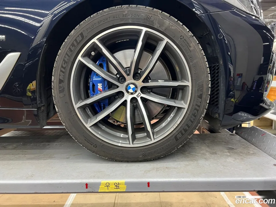 BMW 5 Series 520i M 2022 — миниатюра 2
