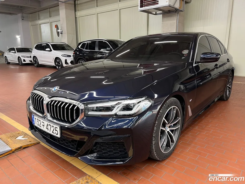 BMW 5 Series 520i M 2022 — фото 1, купить с доставкой в Москву