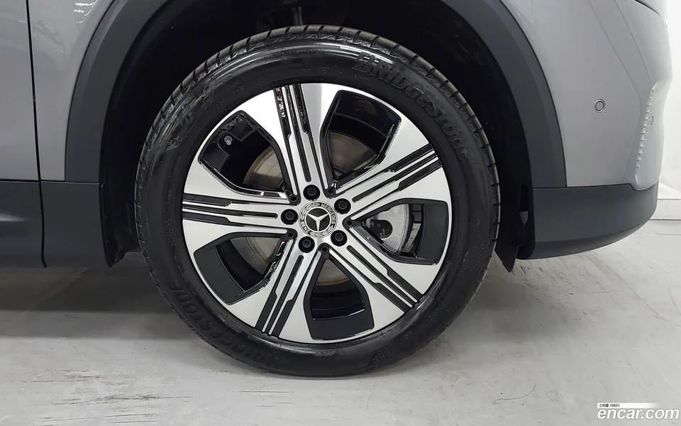 Mercedes-Benz EQB EQB300 4MATIC 2025 — thumbnail 5