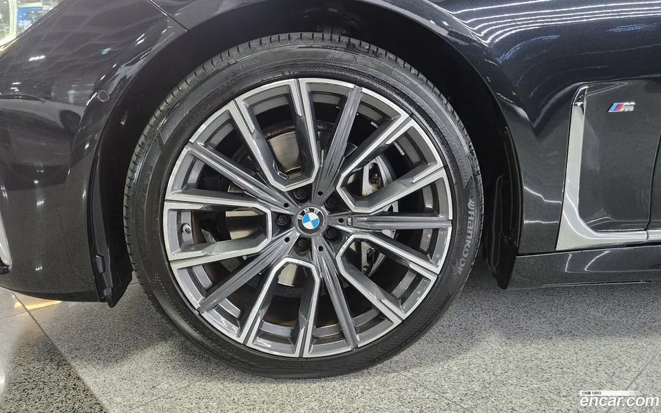 BMW 7 Series 740Li xDrive M 2022 — миниатюра 2