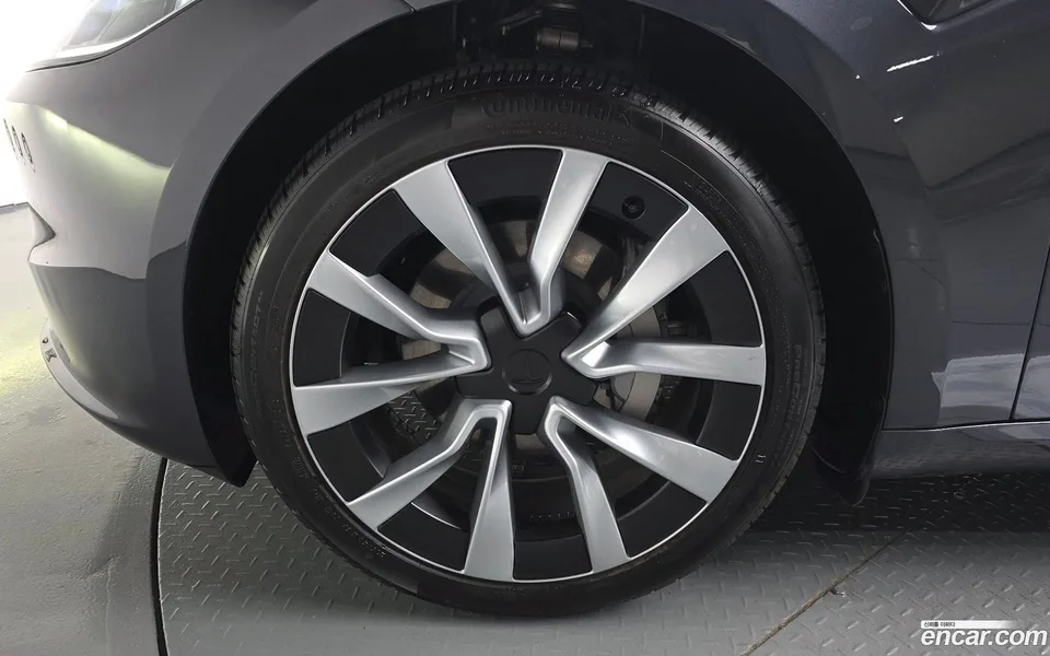 Tesla Model 3 RWD 2025 — миниатюра 2
