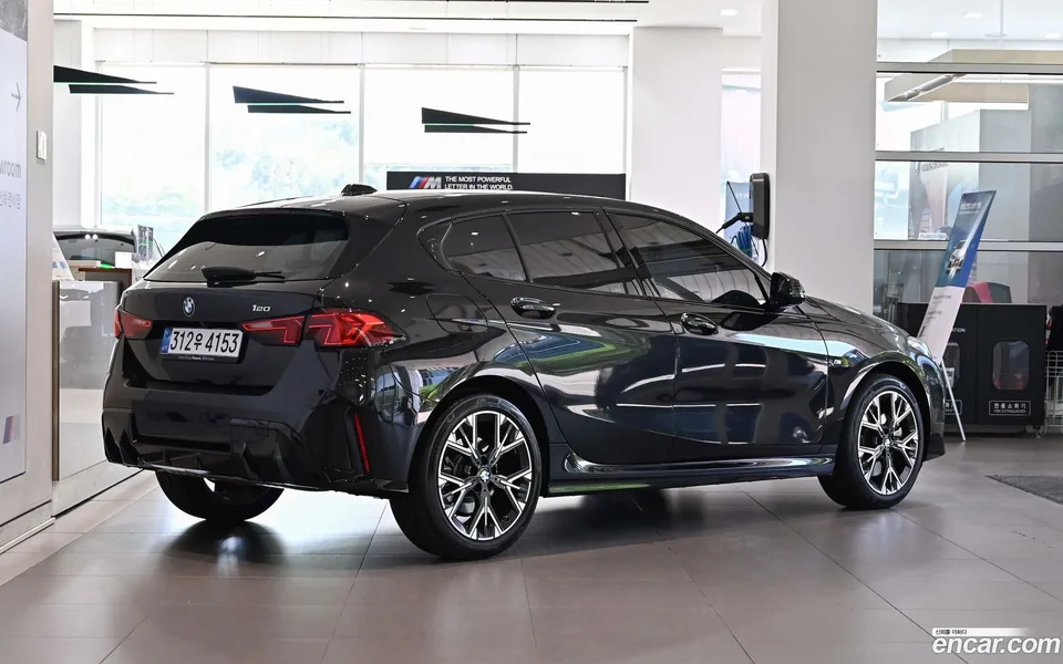BMW 1 Series 120 M 2025 — миниатюра 4