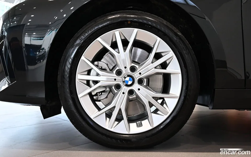 BMW 1 Series 120 2025 — миниатюра 5