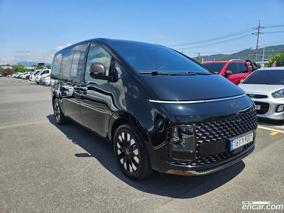 Hyundai Staria HEV 1.6 9 2024 — фото 1, купить с доставкой в Москву
