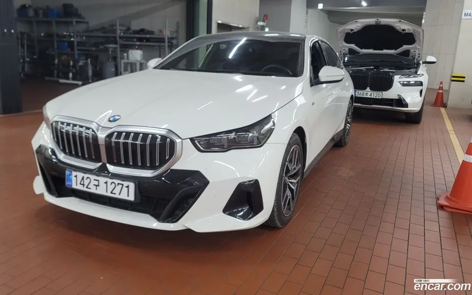 BMW 5 Series 523d M 2025 — фото 1, купить с доставкой в Москву
