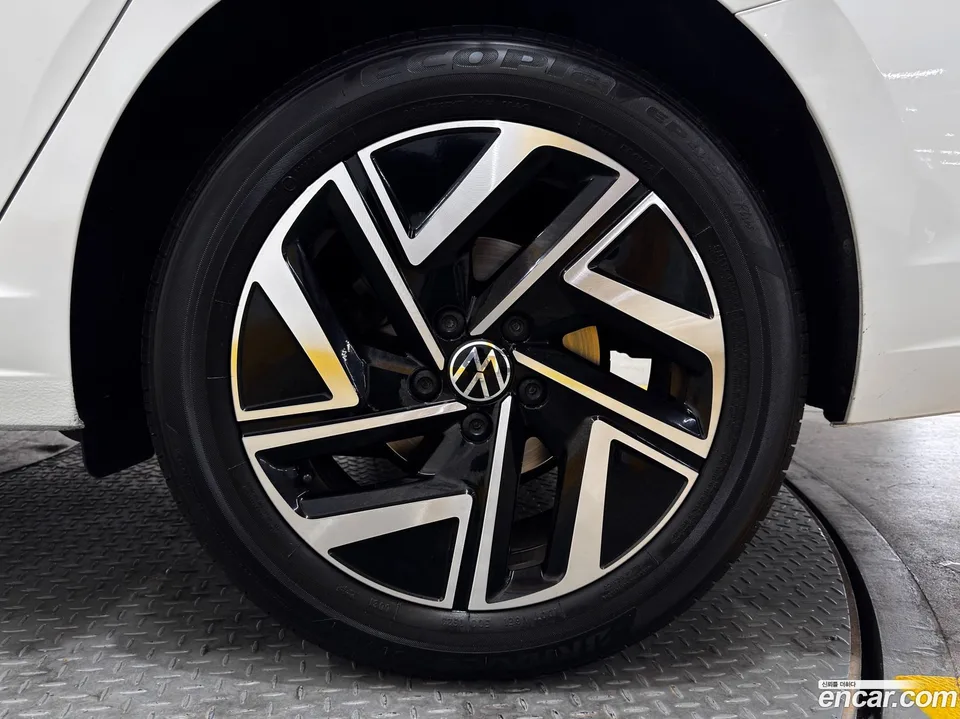 Volkswagen Jetta 1.5 TSI 2023 — миниатюра 5