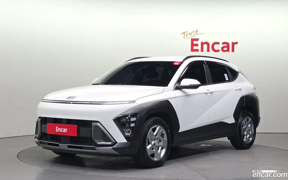 Hyundai Kona 2.0 2WD 2023 — фото 1, купить с доставкой в Москву