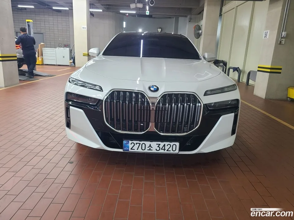 BMW 7 Series 740i xDrive M 2025 — миниатюра 3