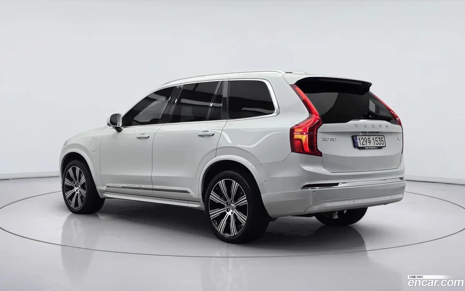 Volvo XC90 T8 2022 — миниатюра 4