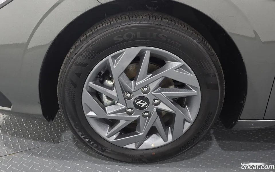 Hyundai Avante CN7 Hybrid 2025 — миниатюра 2